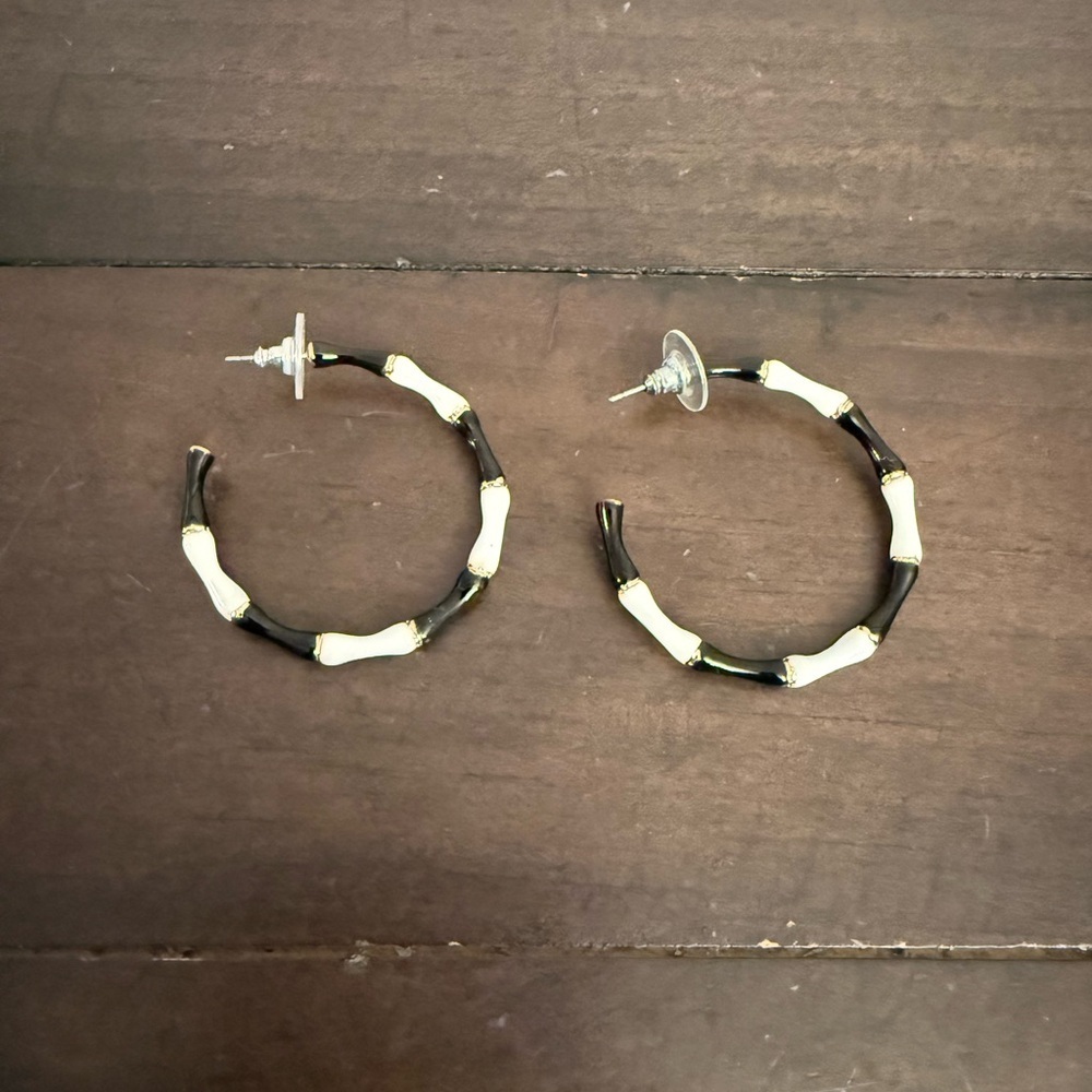 Black White Enamel Bamboo Style Hoop Earrings Gold Tone McKenzie Childs Inspired